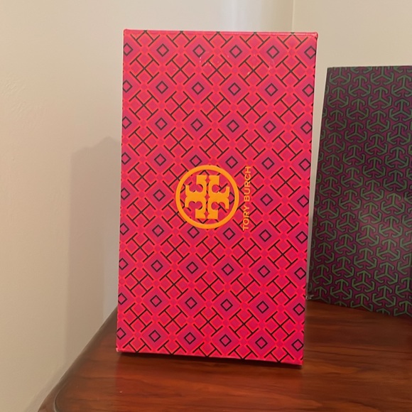 Tory Burch Shoe Box and Bag Tote - Picture 3 of 6